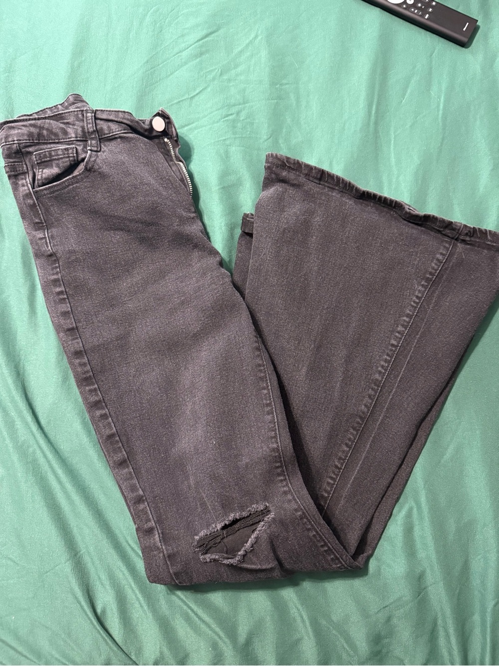 SHEIN Washed Black Flare Jeans with Distressed Knee